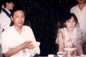 陈道明妻子近照曝光气质优雅两人幸福携手36年